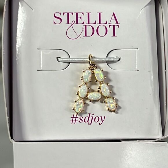 STELLA & DOT Fiery Faux Opal Letter Charm "A" Gold Finish NWT - Picture 3 of 3